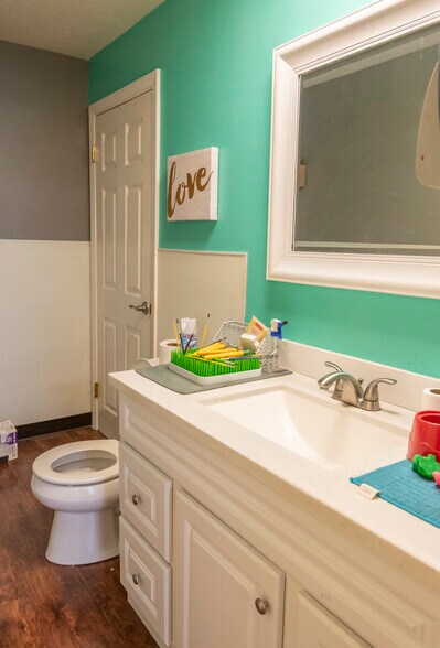 More Photos Of 1275 E State St, Eagle Daycare Center For Sale