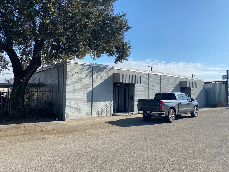 Primary Photo Of 619 W Rhapsody Dr, San Antonio Light Manufacturing For Lease