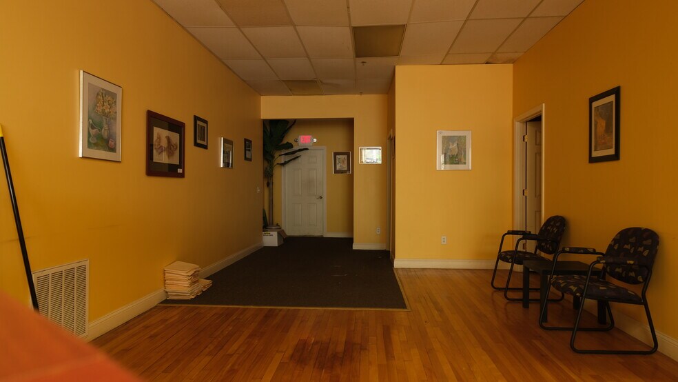 More Photos Of 442-450 Main St, Warren Storefront Retail Office For Lease
