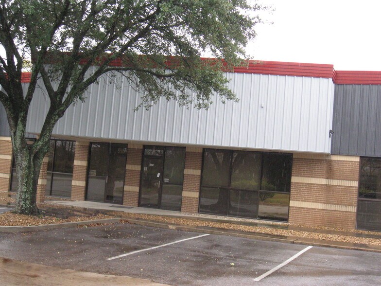 More Photos Of 1515 Dungan Ln, Austin Warehouse For Sale
