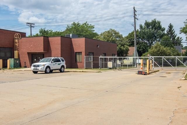 More Photos Of 15317 Chatfield Ave, Cleveland Warehouse For Lease