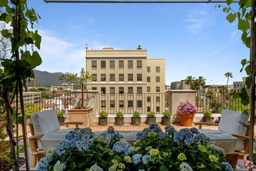 More Photos Of 88 N Oakland Ave, Pasadena Apartments For Lease