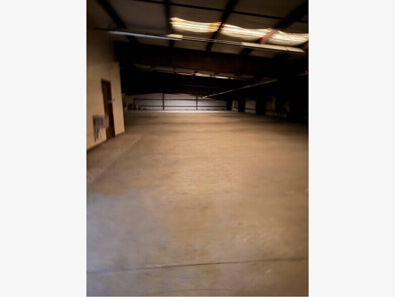 More Photos Of 1612 Congress Pky S, Athens Bank For Sale