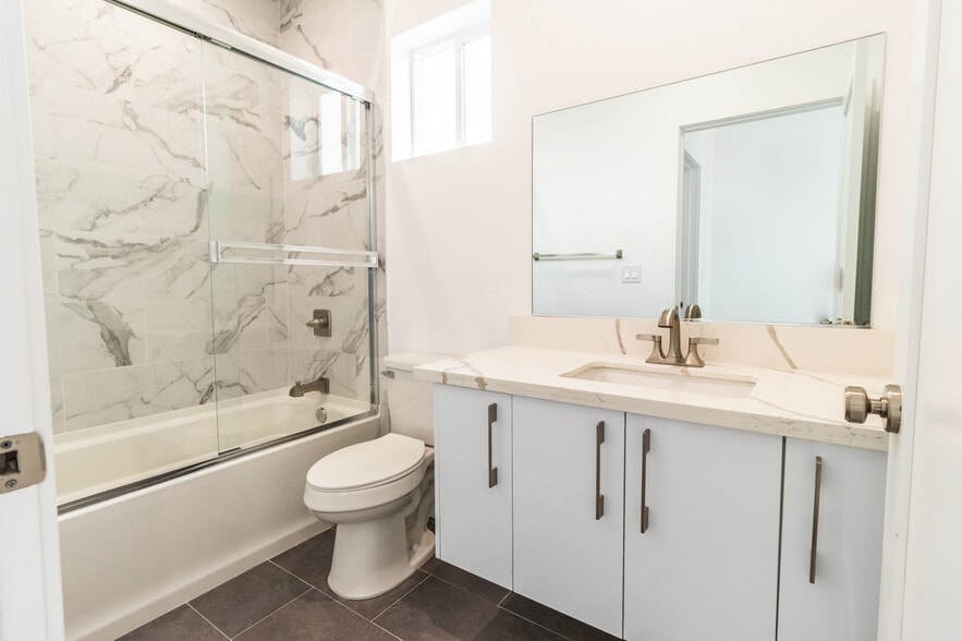 More Photos Of 1818 Thurman Ave, Los Angeles Apartments For Sale