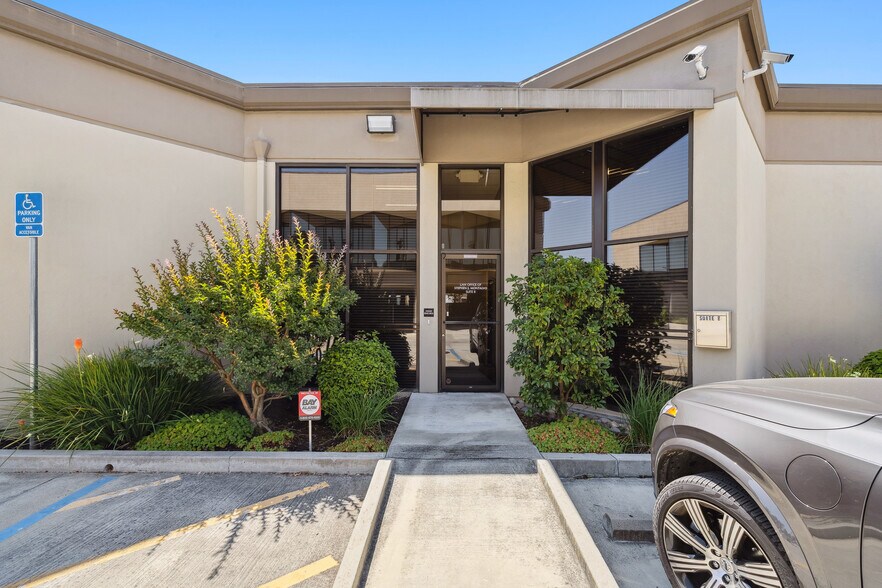 More Photos Of 550 Price Ave, Redwood City Office For Sale