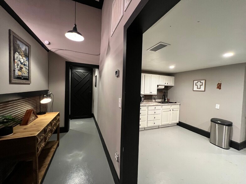 More Photos Of 231 W Peace St, Canton Coworking Space