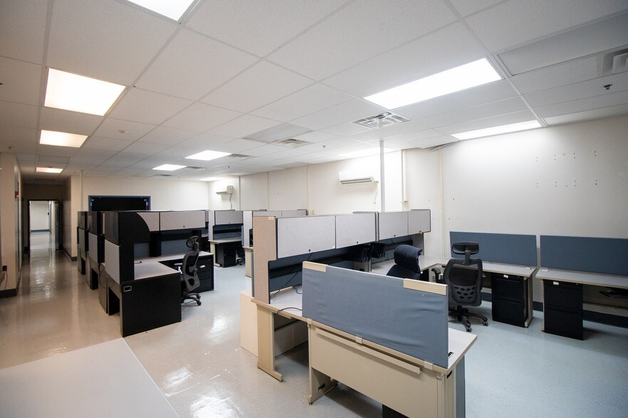 More Photos Of 347 W Main St, Clarksburg Office For Sale