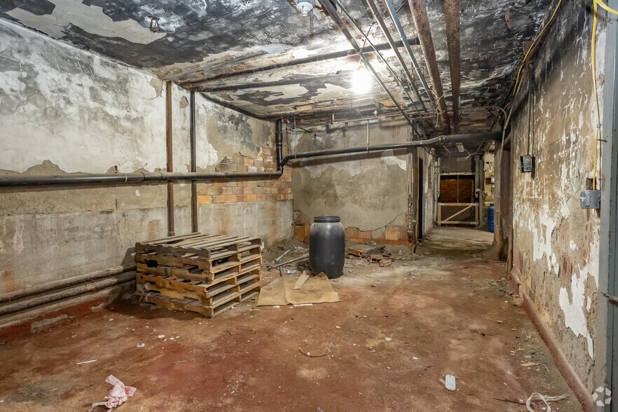 More Photos Of 102 33rd St, Pittsburgh Warehouse For Sale