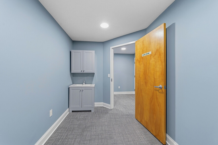 More Photos Of 333 Spotswood Englishtown Rd, Monroe Township Medical For Sale