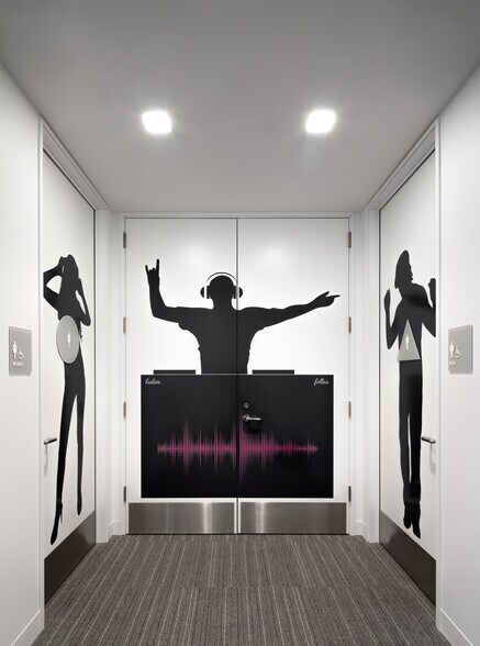 More Photos Of 150-160 E Dana St, Mountain View Research And Development For Sale