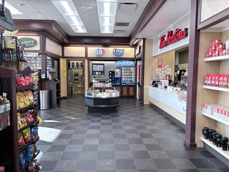 More Photos Of 616 Broadway, Amityville Service Station For Sale