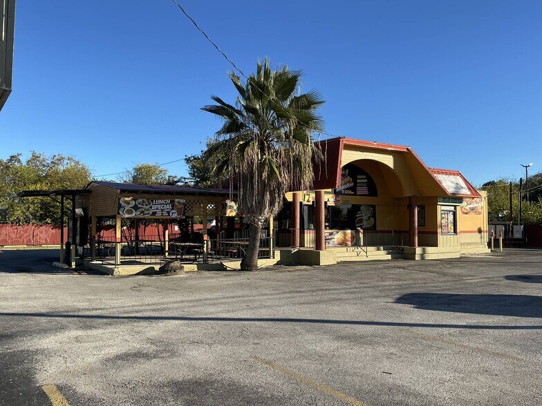Primary Photo Of 1027 SW Military Dr, San Antonio General Retail For Sale