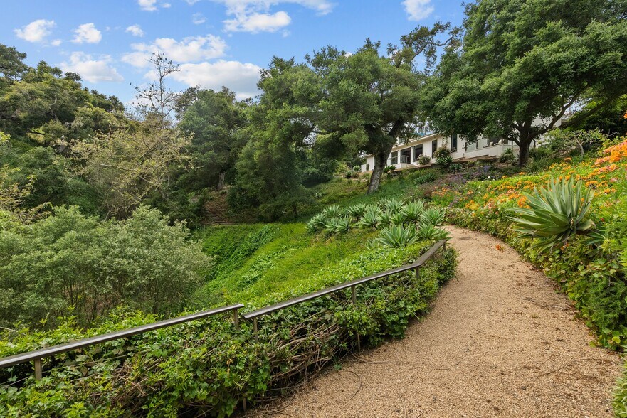 More Photos Of 10697 Calle Quebrada, Goleta Land For Sale