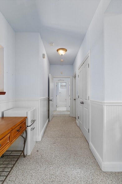 More Photos Of 1092 FM 3000, Elgin Specialty For Sale