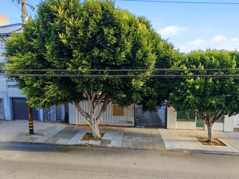 More Photos Of 2757 16th St, San Francisco Warehouse For Lease