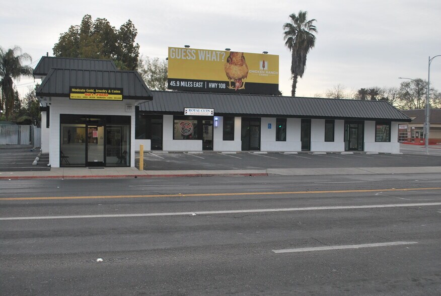 Primary Photo Of 101 McHenry Ave, Modesto Freestanding For Lease