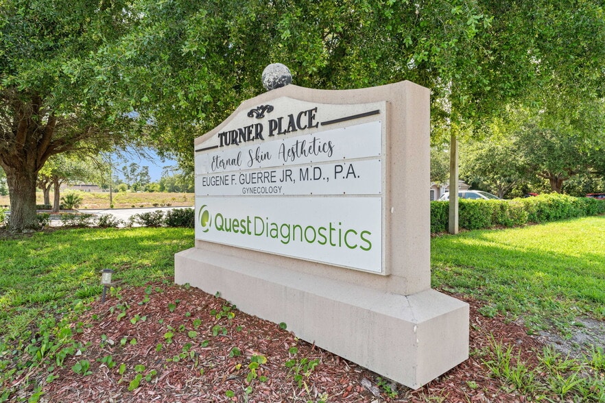 More Photos Of 7005-7011 Nightwalker Rd, Brooksville Medical For Lease