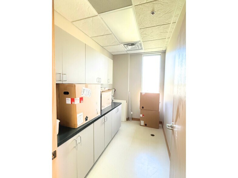 More Photos Of 3515 Coolidge Rd, East Lansing Medical For Lease