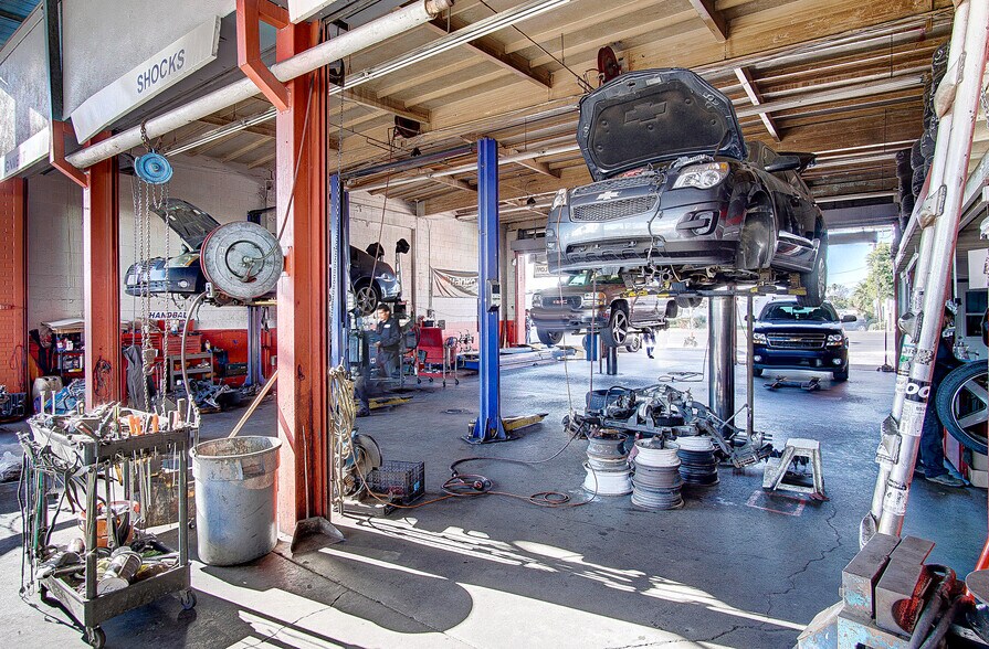 More Photos Of 1860 N Hacienda Blvd, La Puente Auto Repair For Sale
