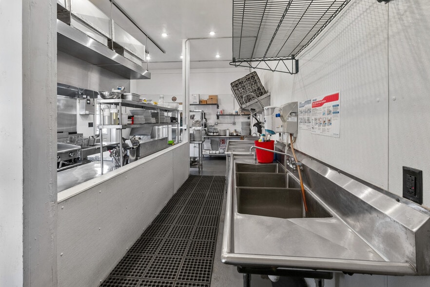 More Photos Of 304 Sutherland Rd, East Meredith Specialty For Sale