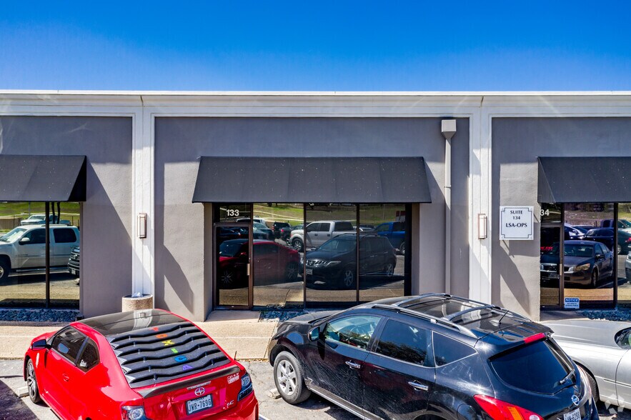 More Photos Of 3700 Fredericksburg Rd, San Antonio General Retail For Lease