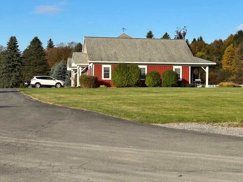 More Photos Of 6810 E Seneca Tpke, Jamesville Specialty For Sale