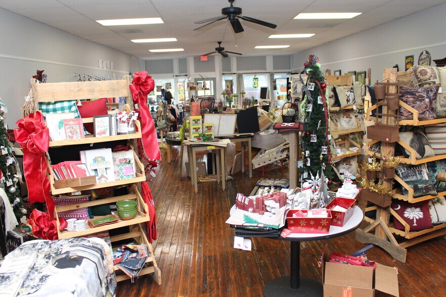 More Photos Of 310 S Salisbury Ave, Spencer General Retail For Sale