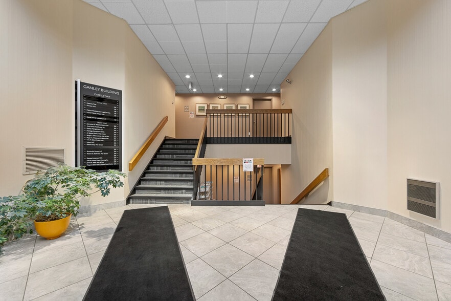 More Photos Of 8748 Brecksville Rd, Brecksville Office For Lease