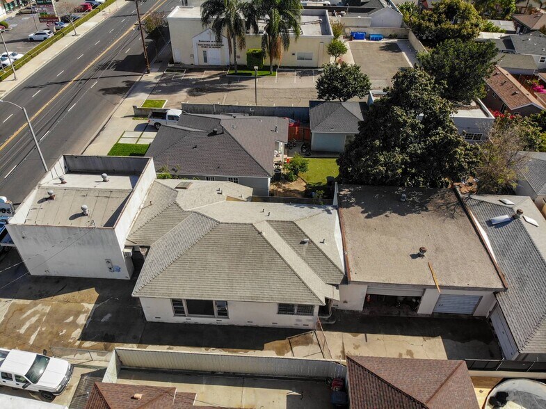 More Photos Of 15709 Bellflower Blvd, Bellflower General Retail For Sale