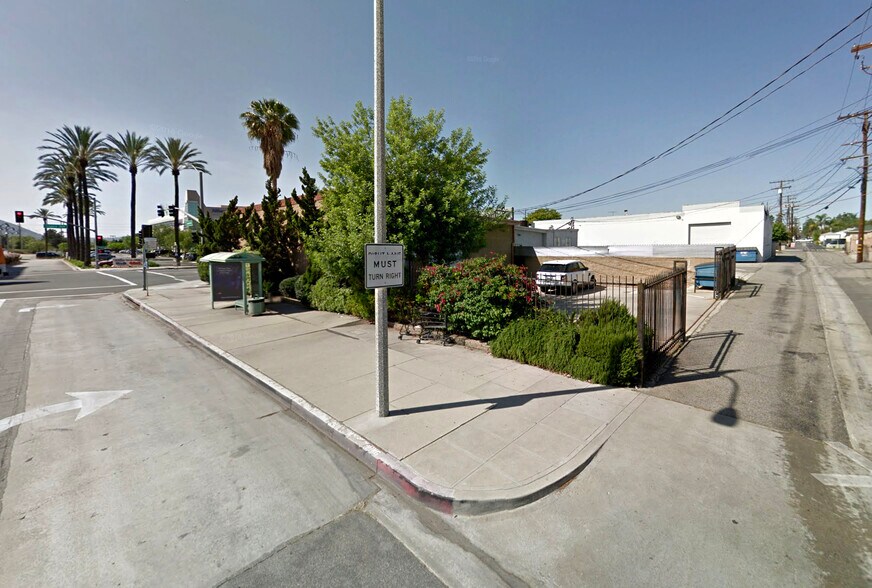 More Photos Of 2301 Empire Ave, Burbank Light Manufacturing For Lease