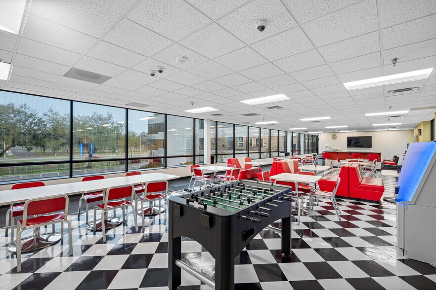 More Photos Of 6801 E Hillsborough Ave, Tampa Office Residential For Sale