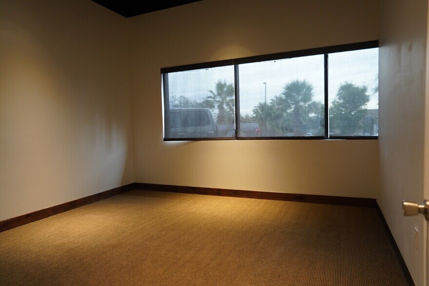 More Photos Of 1487 S Silicon Way, Saint George Freestanding For Lease