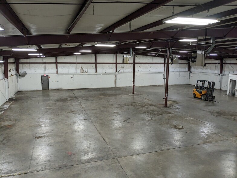 More Photos Of 5025 Old York Rd, Rock Hill Distribution For Lease
