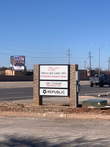 More Photos Of 2225 S Danville Dr, Abilene Medical For Sale