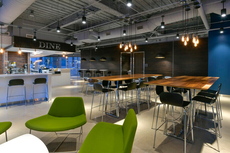 More Photos Of 1999 Broadway, Denver Office For Lease