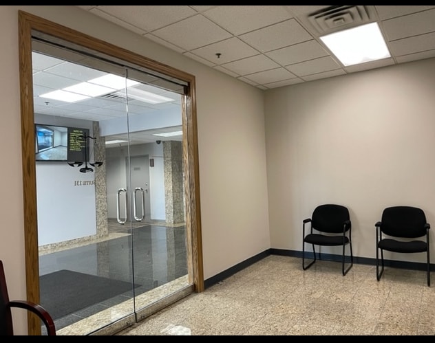 More Photos Of 1275 Davis Rd, Elgin Office For Lease