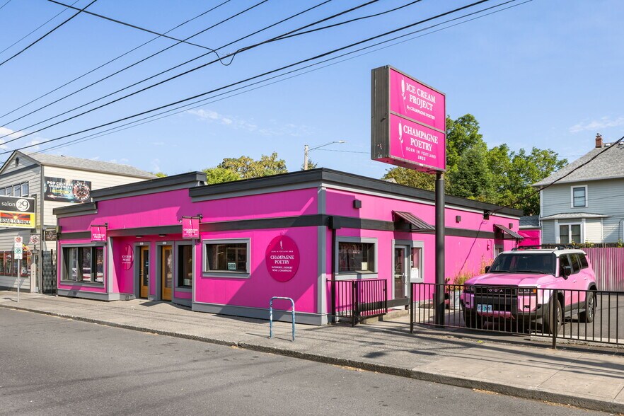 More Photos Of 3341-3343 SE Hawthorne Blvd, Portland Freestanding For Sale