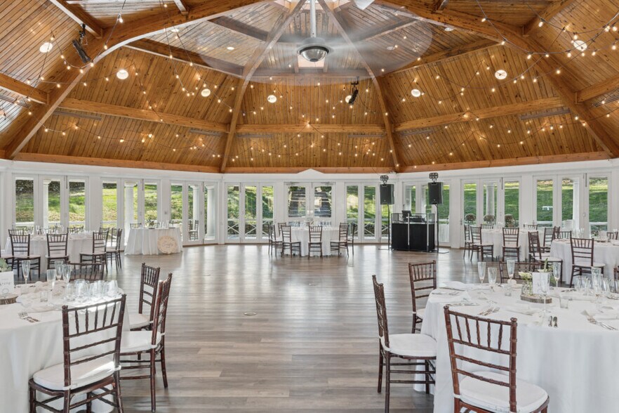More Photos Of 6809 Airlie Rd, Warrenton Hotel For Sale