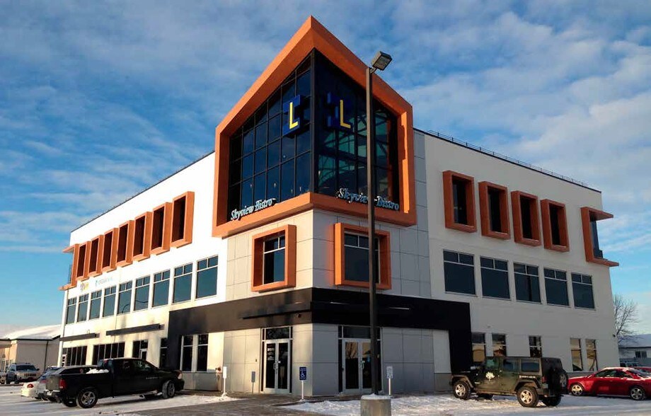 More Photos Of 9940 99th Ave, Fort Saskatchewan Office For Sale