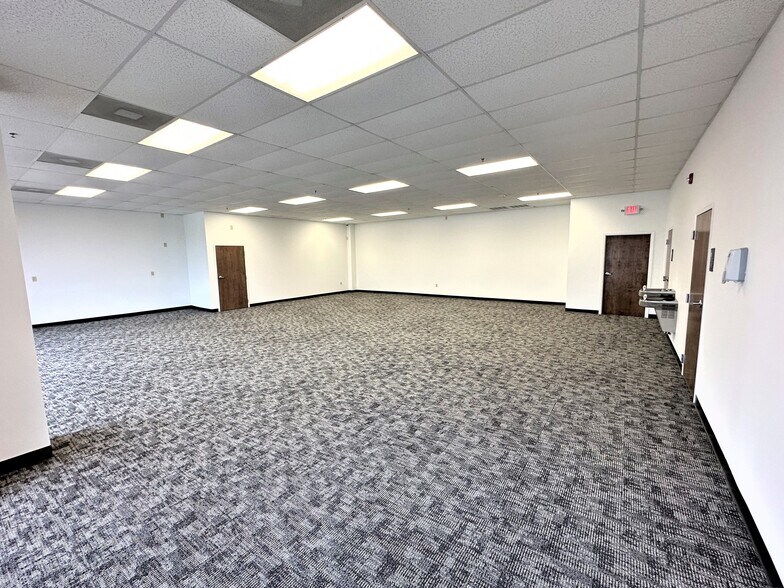 More Photos Of 4474 Liberty Hwy, Anderson Showroom For Lease