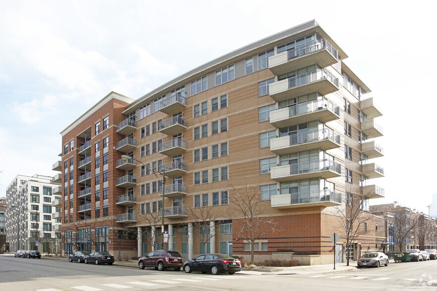 More Photos Of 511 W Division St, Chicago Apartments For Lease
