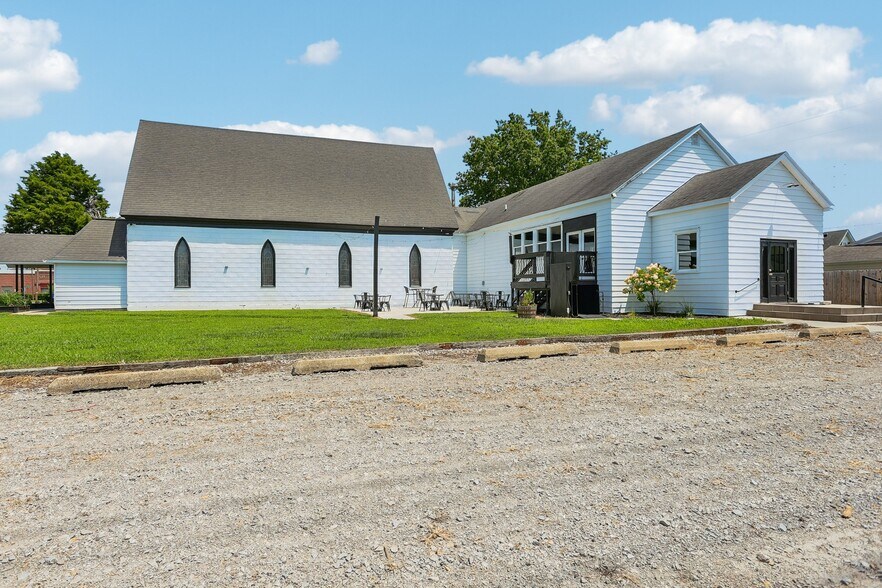 More Photos Of 206 W Spruce St, Gillespie Religious Facility For Sale