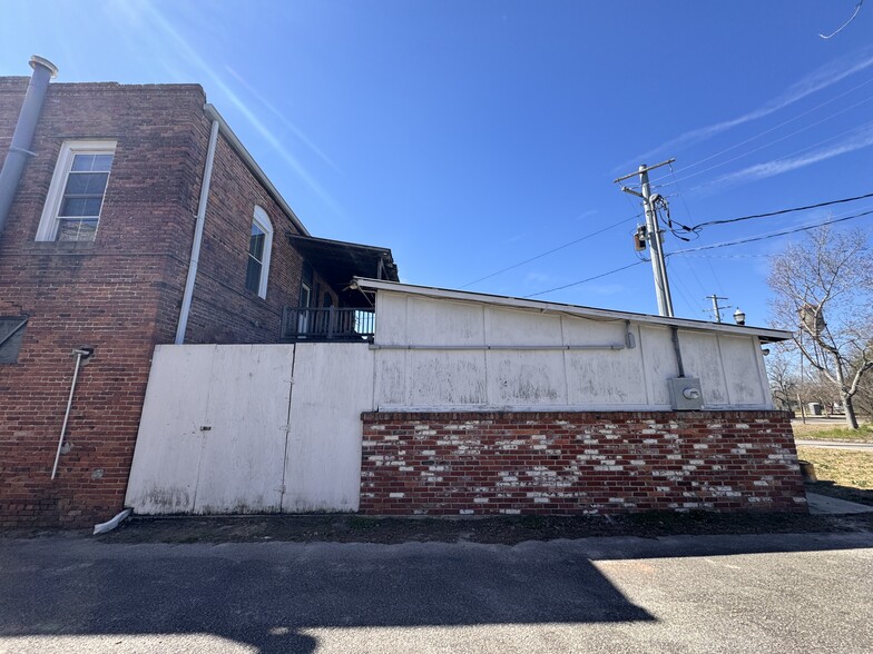 More Photos Of 2720 Cleveland St, Elloree Storefront Retail Residential For Sale