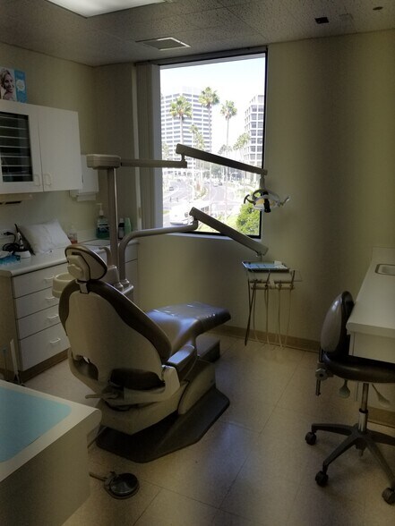 More Photos Of 400 Newport Center Dr, Newport Beach Medical For Lease