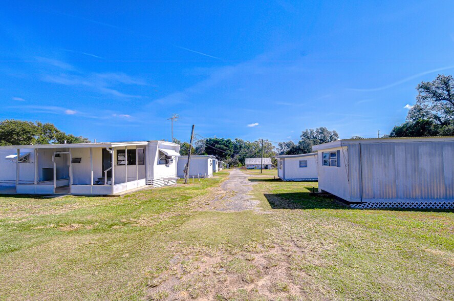 More Photos Of 6839 Wire Rd, Zephyrhills Manufactured Housing Mobile Home Park For Sale