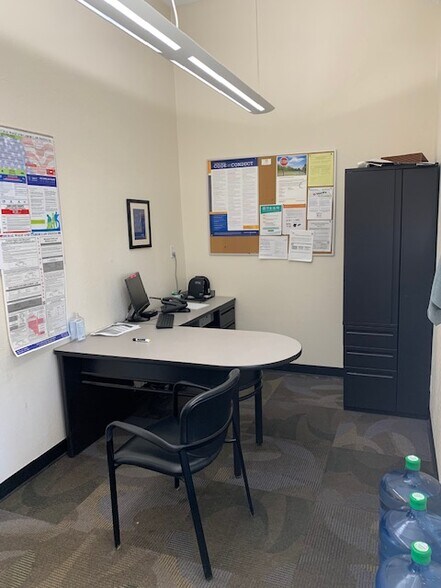 More Photos Of W229N2573 Duplainville Rd, Waukesha Storefront Retail Office For Lease