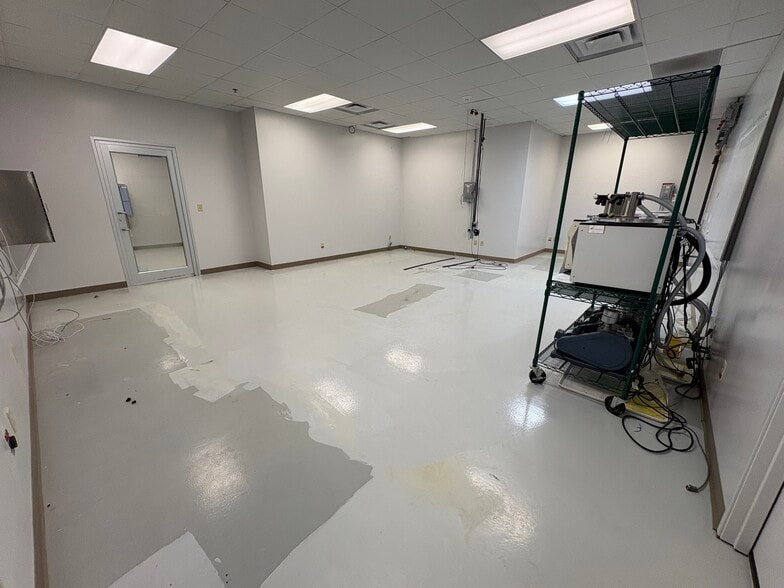 More Photos Of 3589 Sagamore Pky, Lafayette Office For Lease