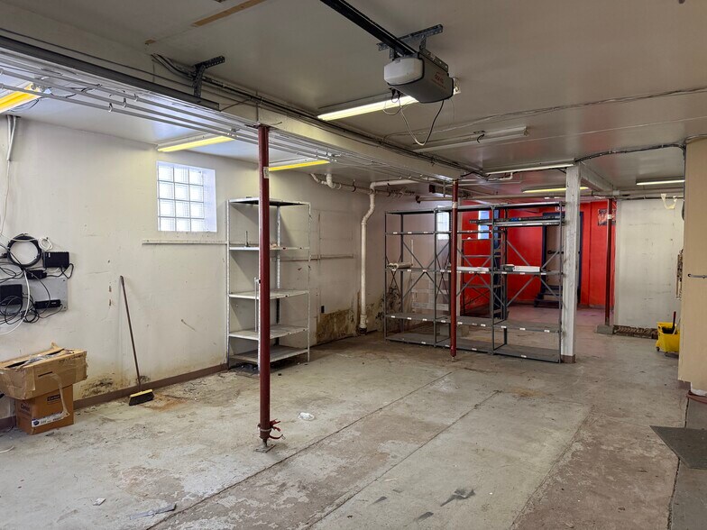 More Photos Of 108 Ball St, East Syracuse Flex For Lease