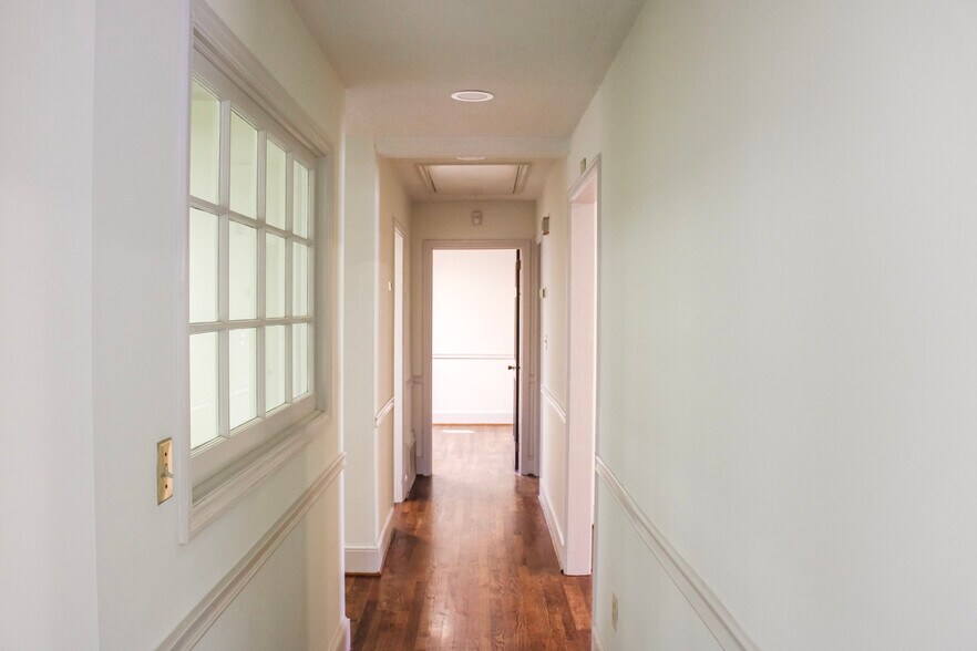 More Photos Of 405 Gaines School Rd, Athens Office Residential For Lease