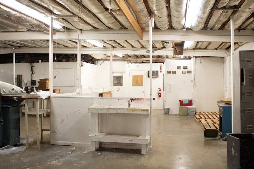 More Photos Of 645 Bellefontaine Ave, Marion Light Distribution For Sale